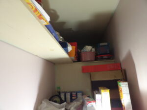 Small food pantry